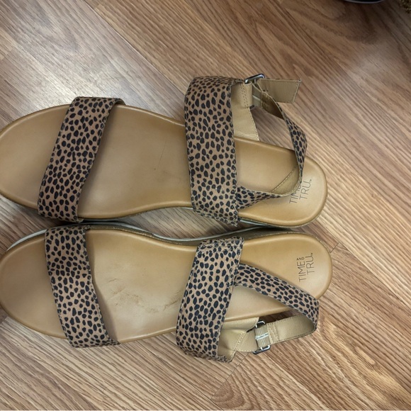 Time and Tru Tan Leopard Platform Sandals Size 10 - Picture 3 of 6